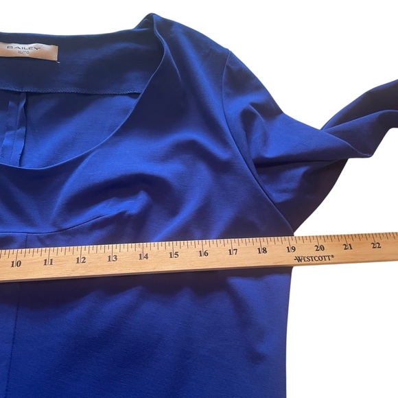 Bailey Royal Blue Fitted Women's Dress-Size XL-
V-Neck-Fitted Pleats Bodice - Picture 7 of 9